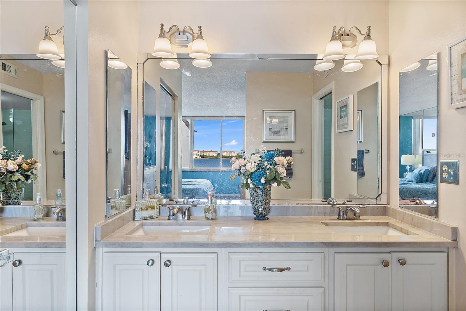 ISLA KEY CONDO - Residential