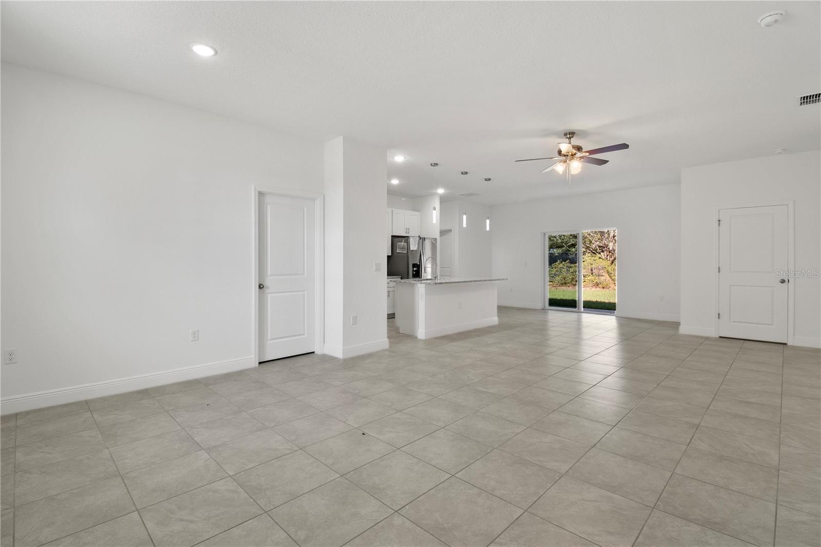 2695 W EDISON PLACE