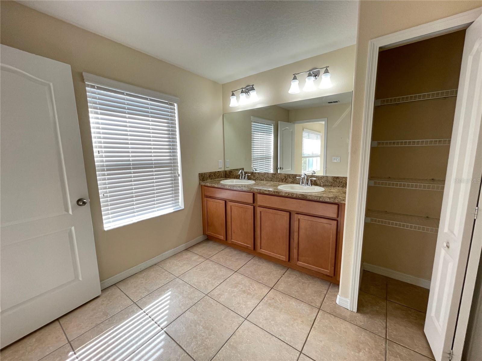 SAVANNAH LNDGS - Residential Lease
