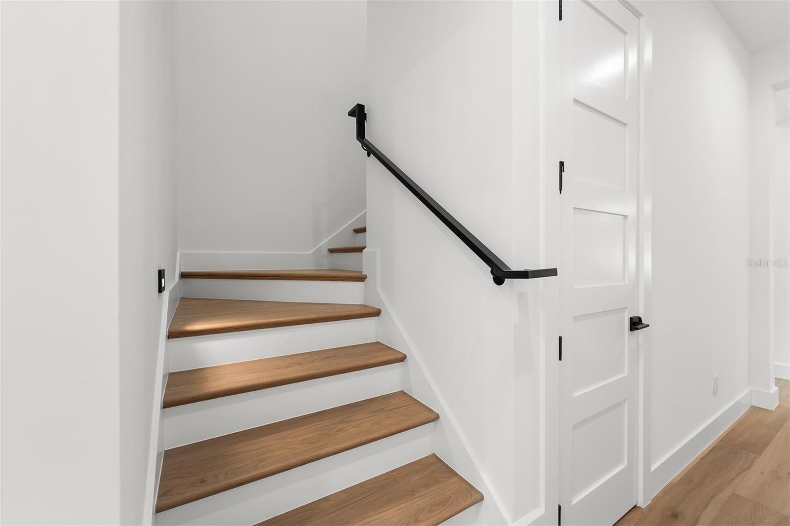10 W HARVARD STREET
