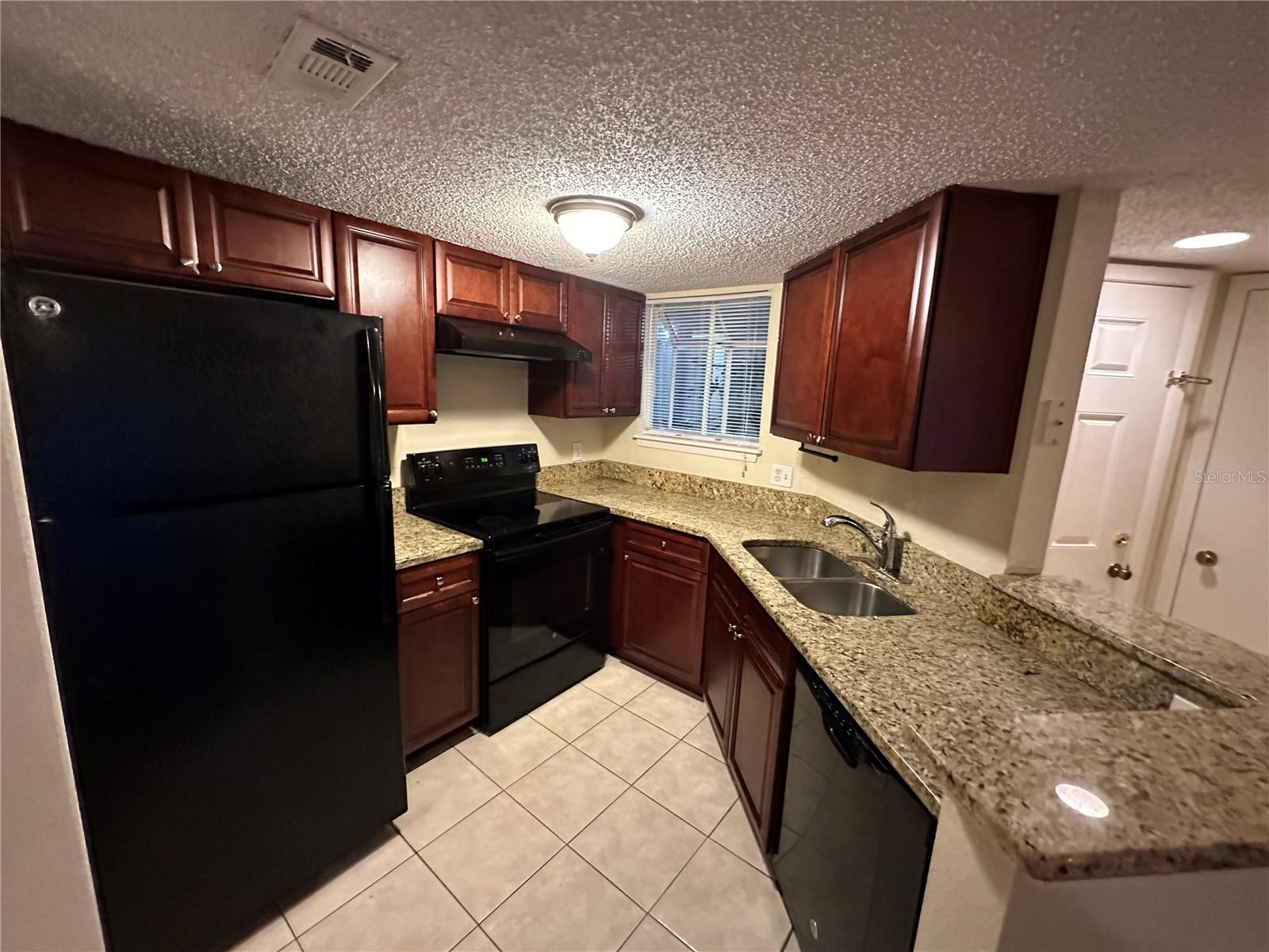 PLAZA/MILLENIUM - Residential Lease