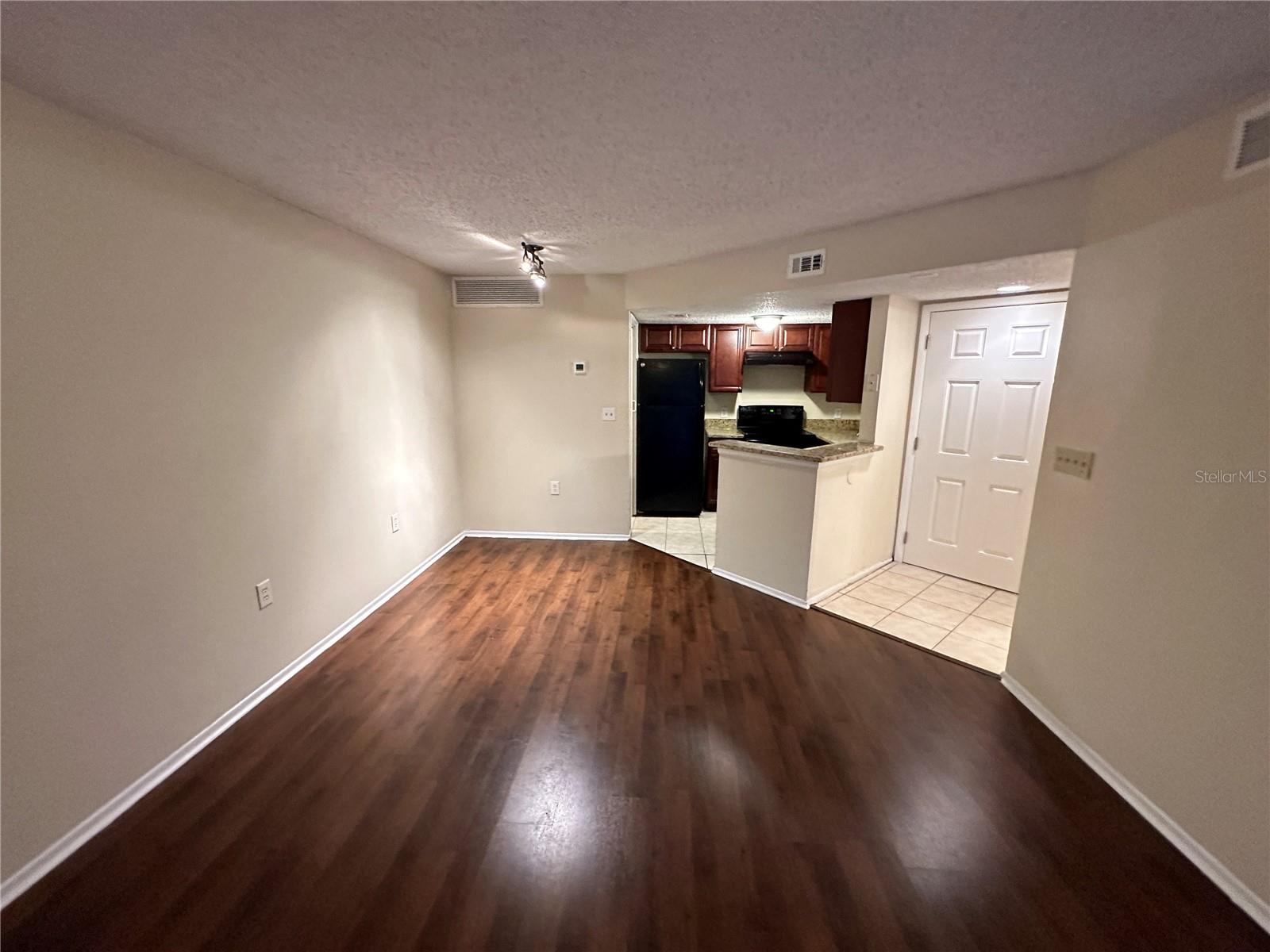 PLAZA/MILLENIUM - Residential Lease