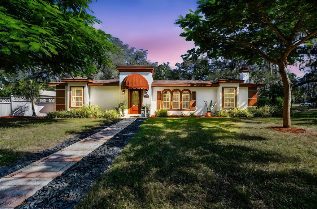 Photo of 207 Willowick Avenue, Temple Terrace, FL 33617 (MLS # TB8439408)