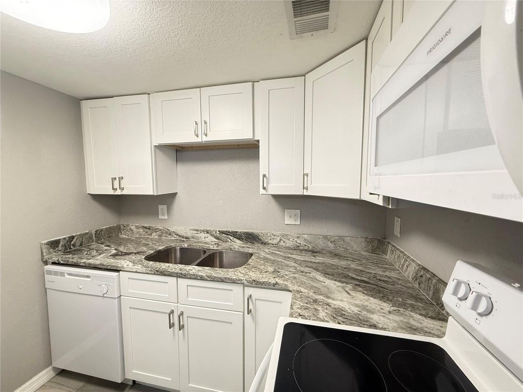 Photo of 950 Lake Destiny Road #B, Altamonte Springs, FL 32714 (MLS # O6398350)