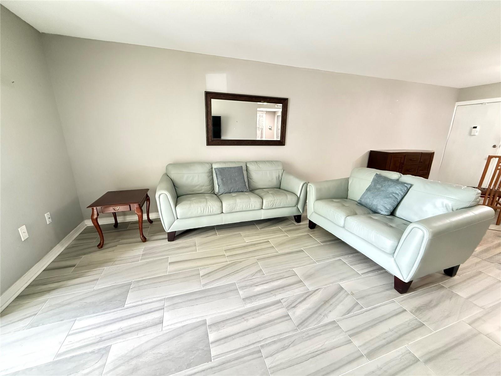 950 LAKE DESTINY ROAD B