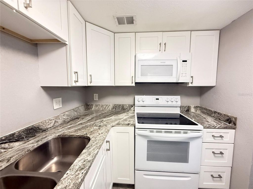 Photo of 950 Lake Destiny Road #B, Altamonte Springs, FL 32714 (MLS # O6398350)