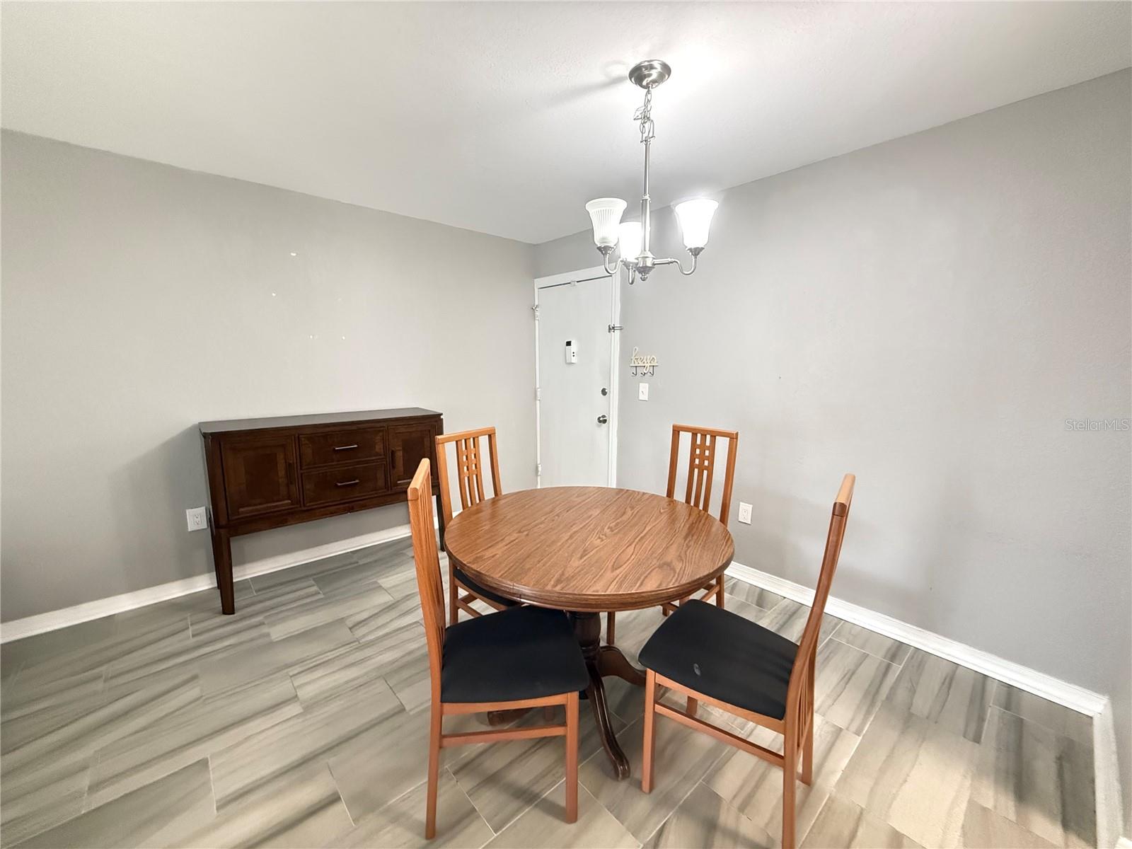 950 LAKE DESTINY ROAD B