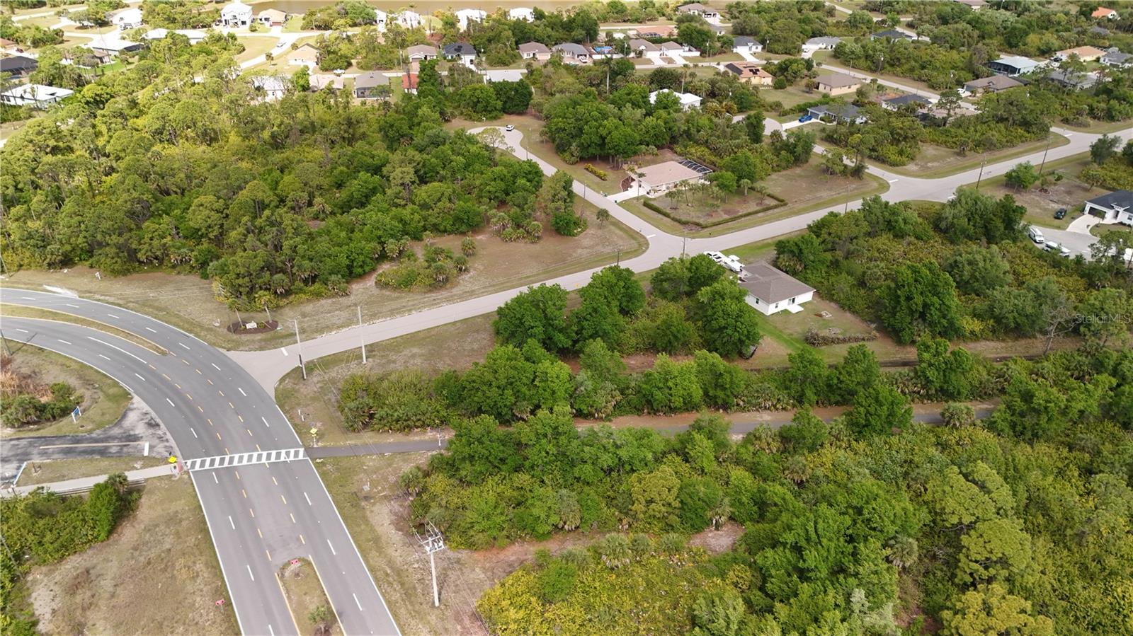 ROTONDA LAKES - Land