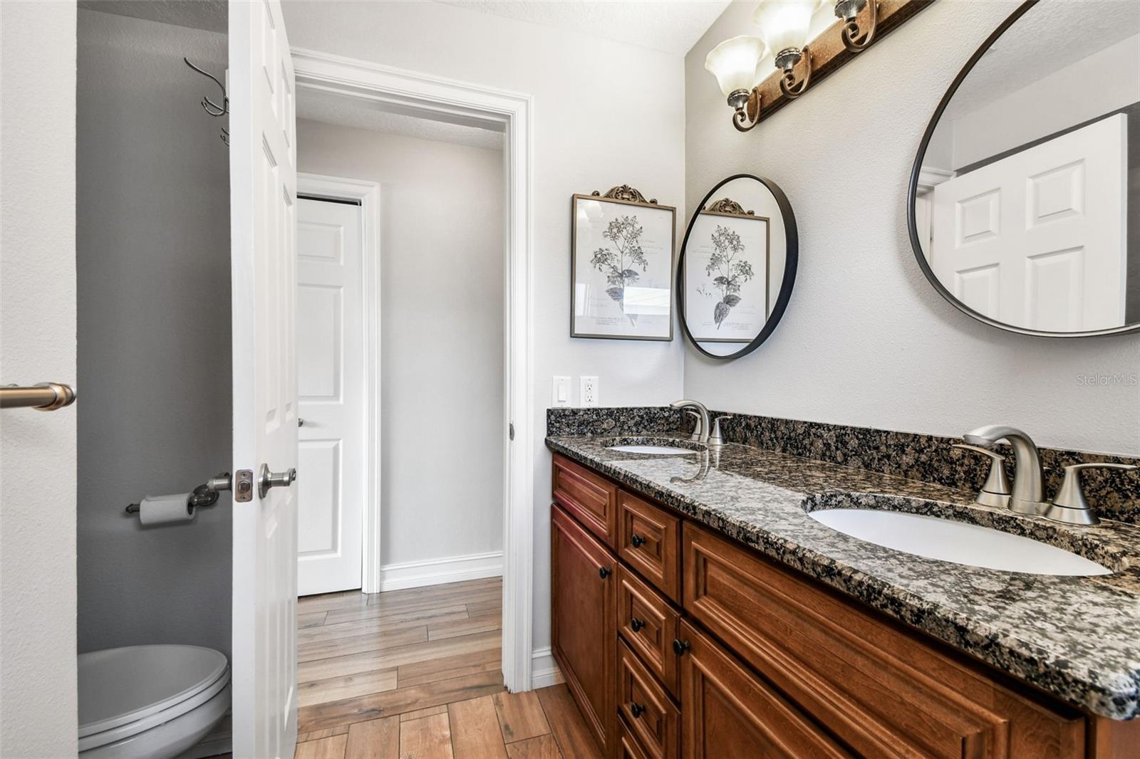 WOODLAND HILLS 1ST ADD - Residential Lease