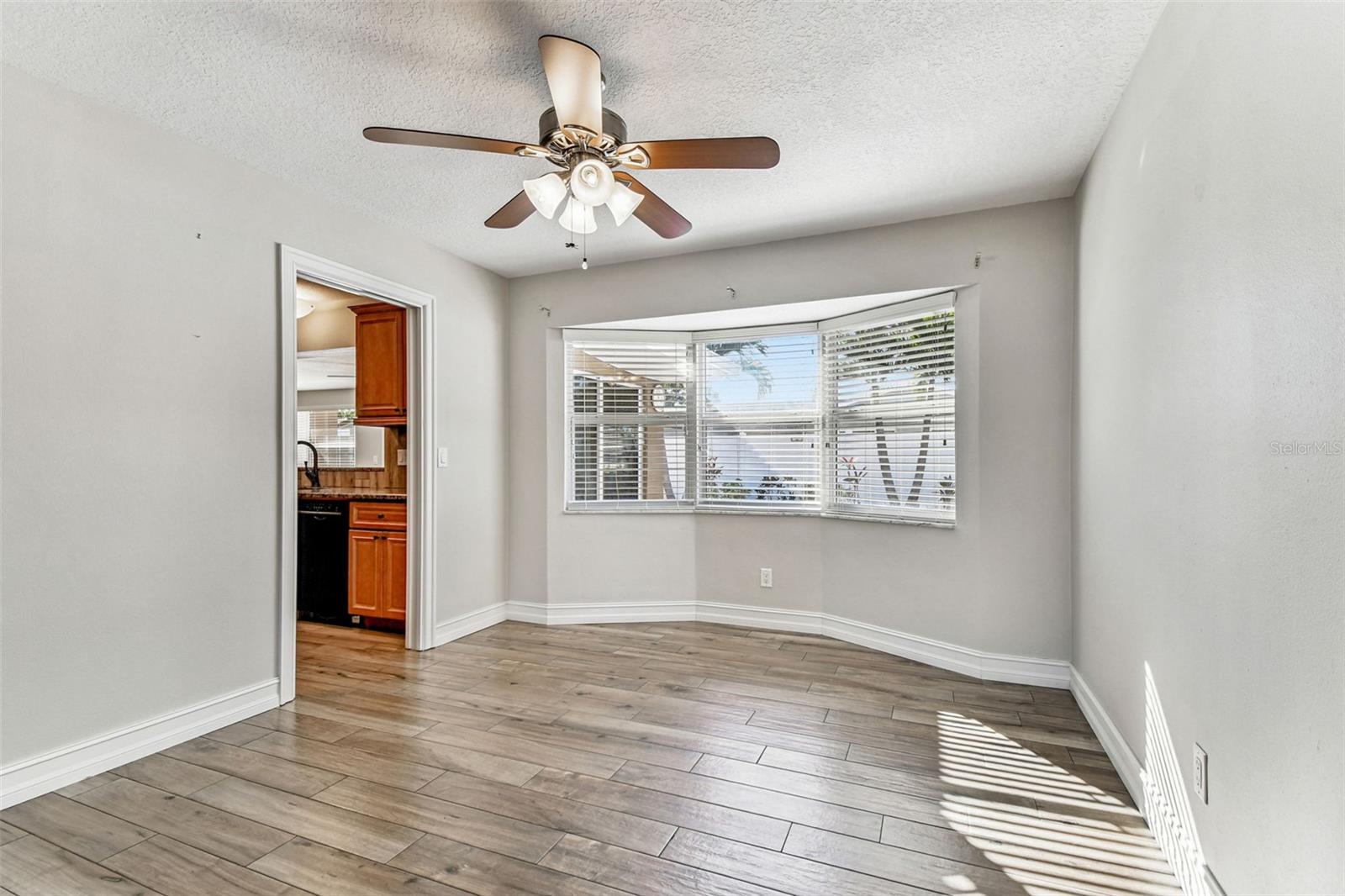 WOODLAND HILLS 1ST ADD - Residential Lease