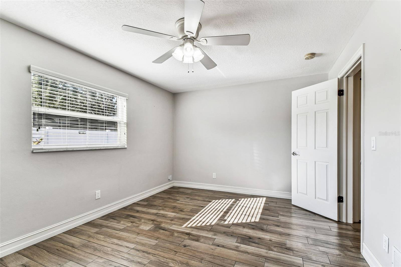 WOODLAND HILLS 1ST ADD - Residential Lease