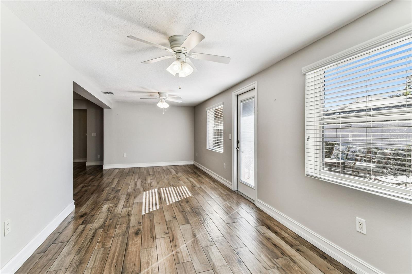 WOODLAND HILLS 1ST ADD - Residential Lease