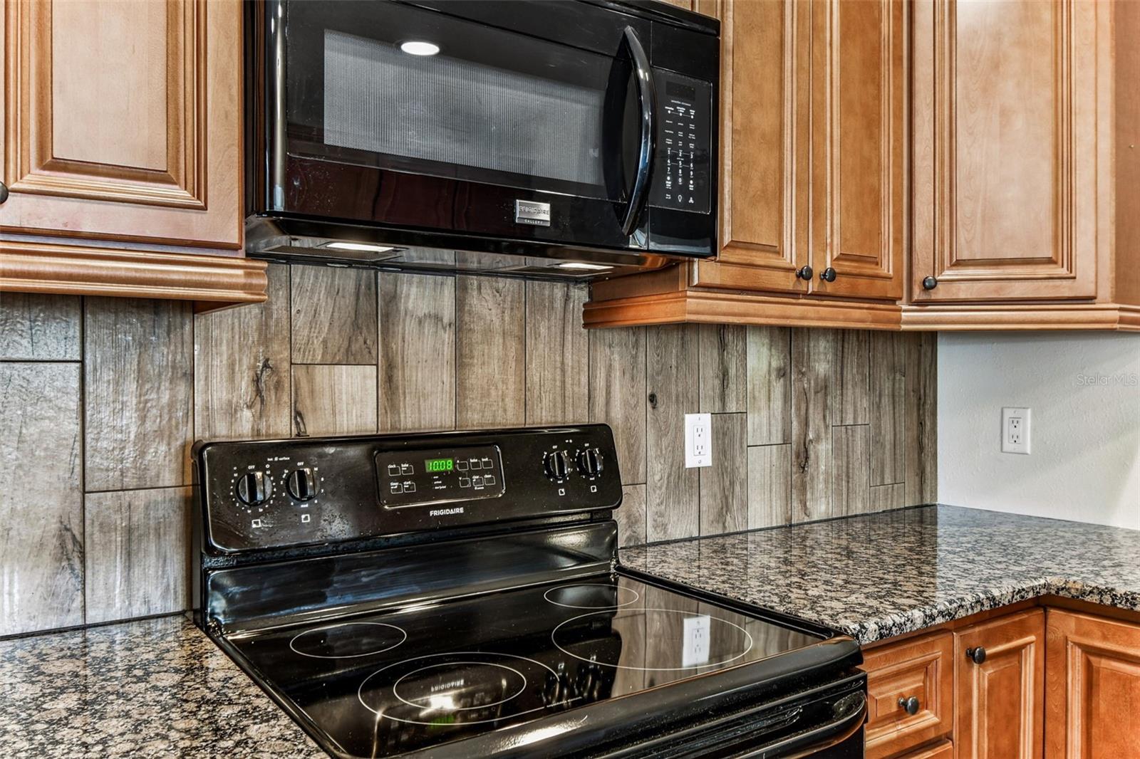 WOODLAND HILLS 1ST ADD - Residential Lease