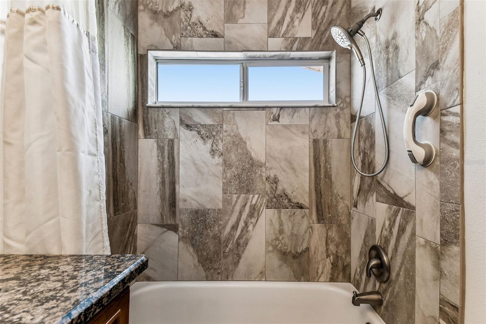 WOODLAND HILLS 1ST ADD - Residential Lease