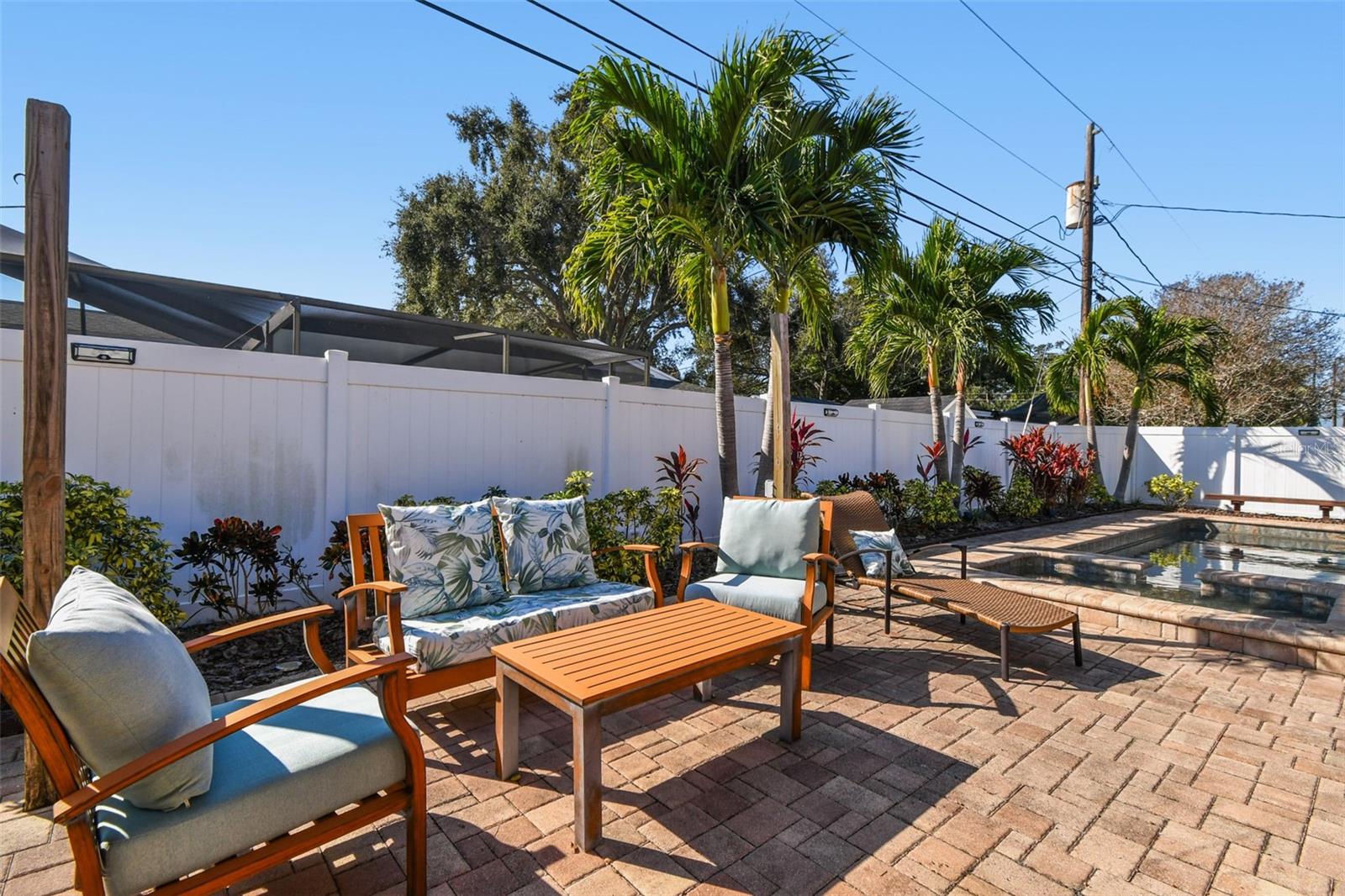 WOODLAND HILLS 1ST ADD - Residential Lease