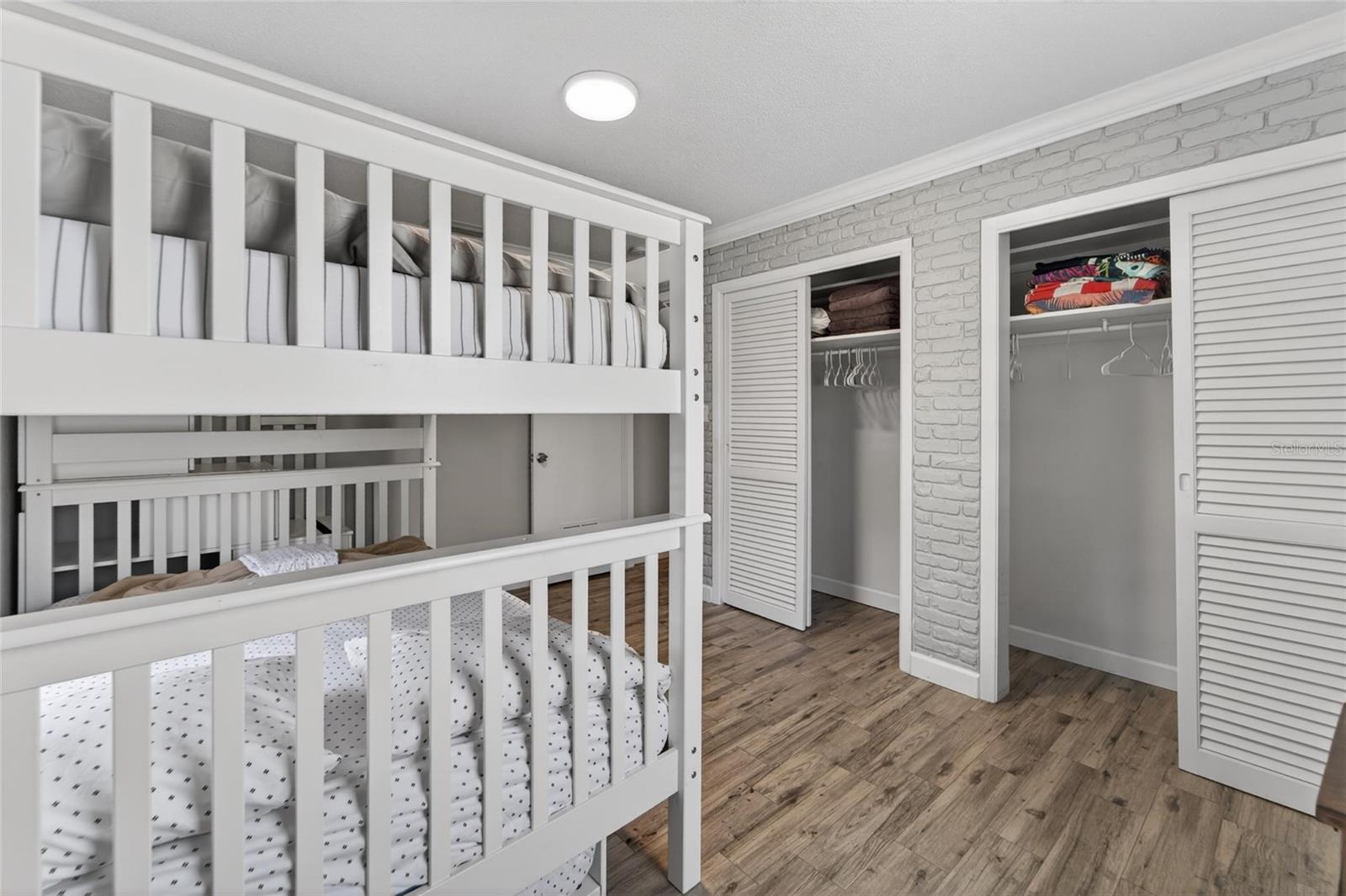 OAK PARK ESTATES 2ND ADD - Residential