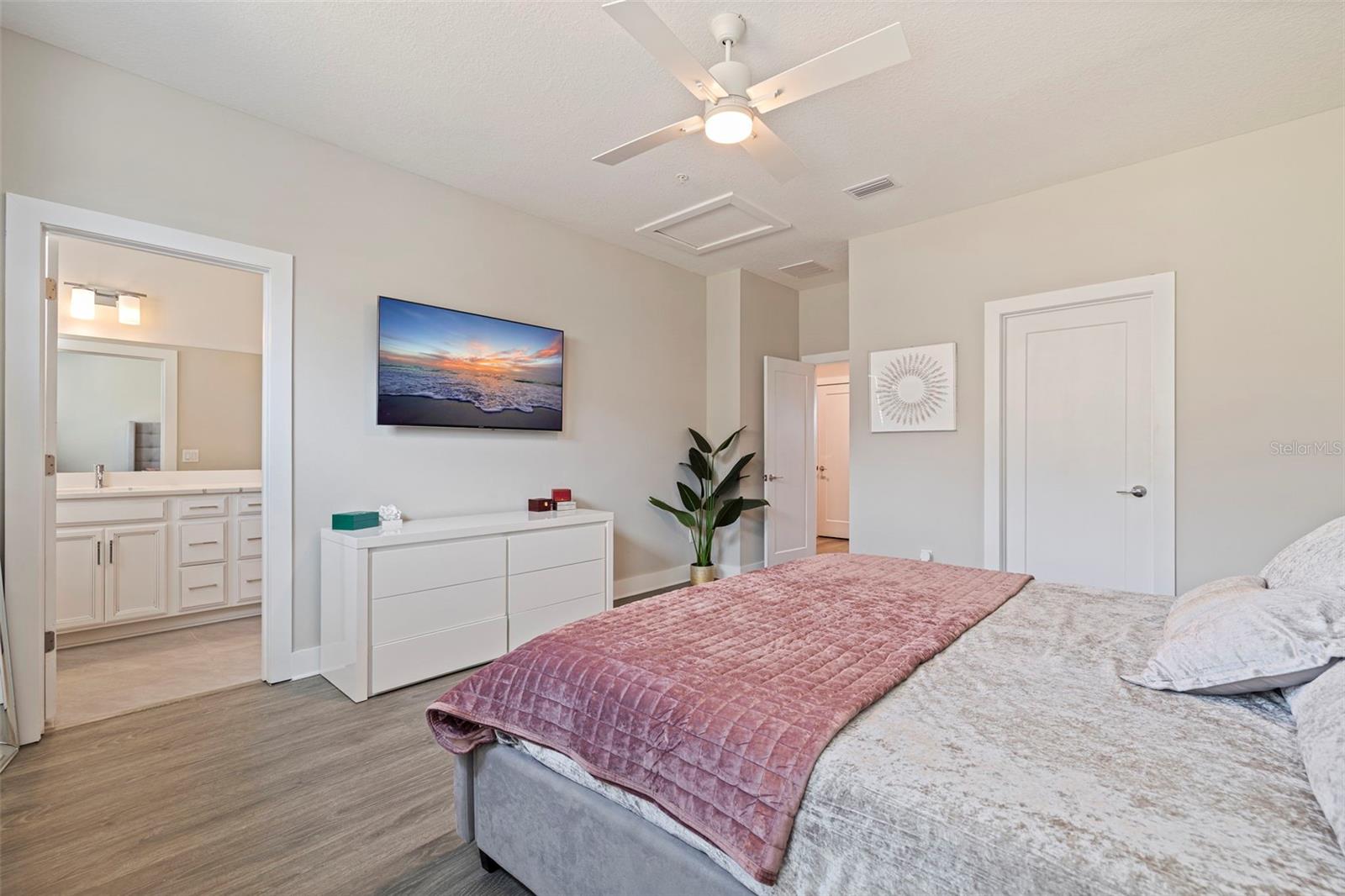 UPTOWN KENWOOD - Residential Lease