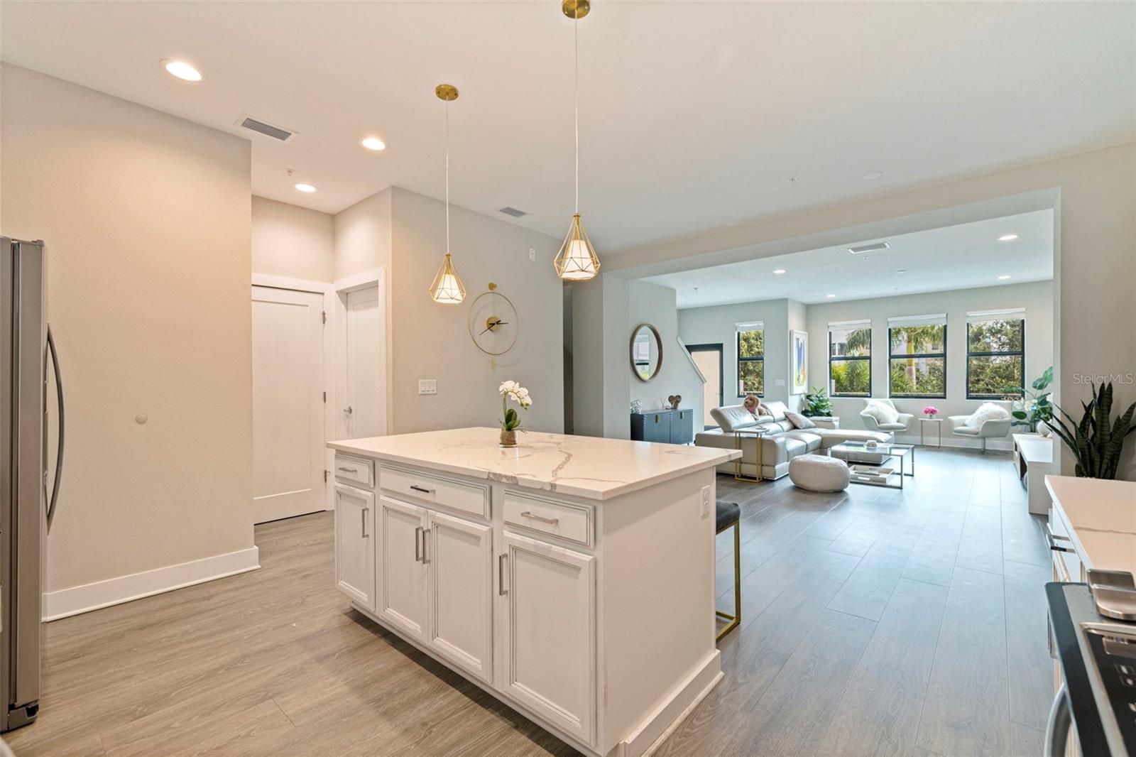 UPTOWN KENWOOD - Residential Lease