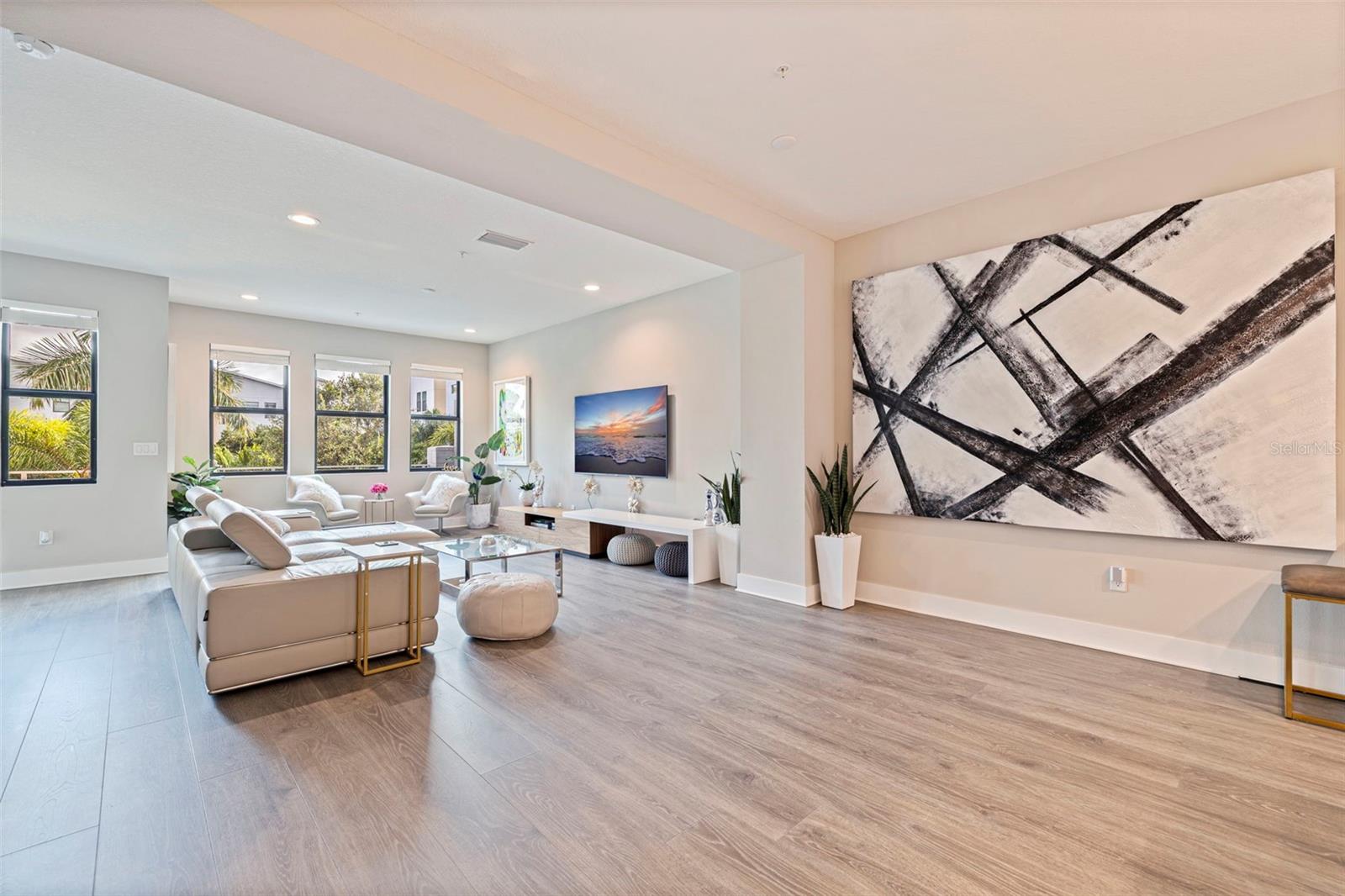 UPTOWN KENWOOD - Residential Lease