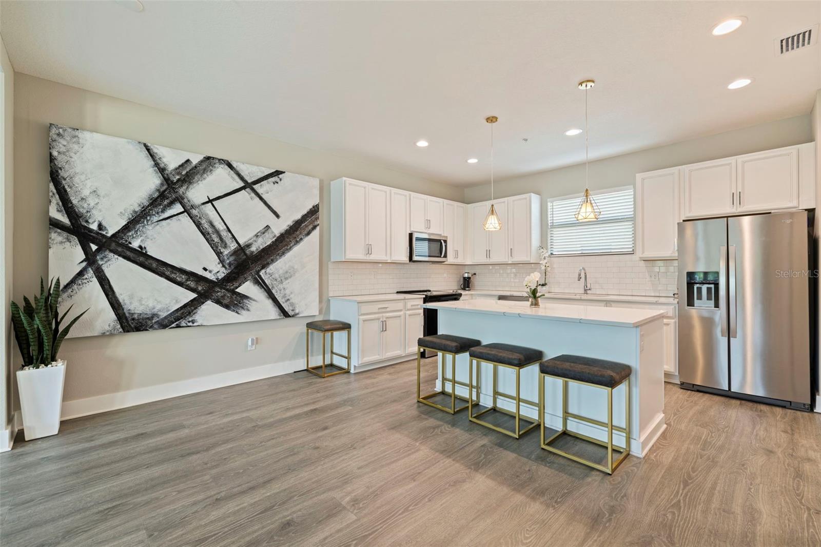 UPTOWN KENWOOD - Residential Lease