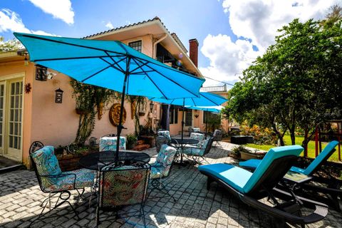 Tiny photo for 347 E 3rd Avenue, Mount Dora, FL 32757 (MLS # V4947879)