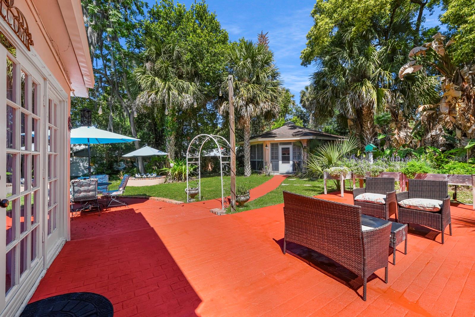 MOUNT DORA TREMAINS - Residential