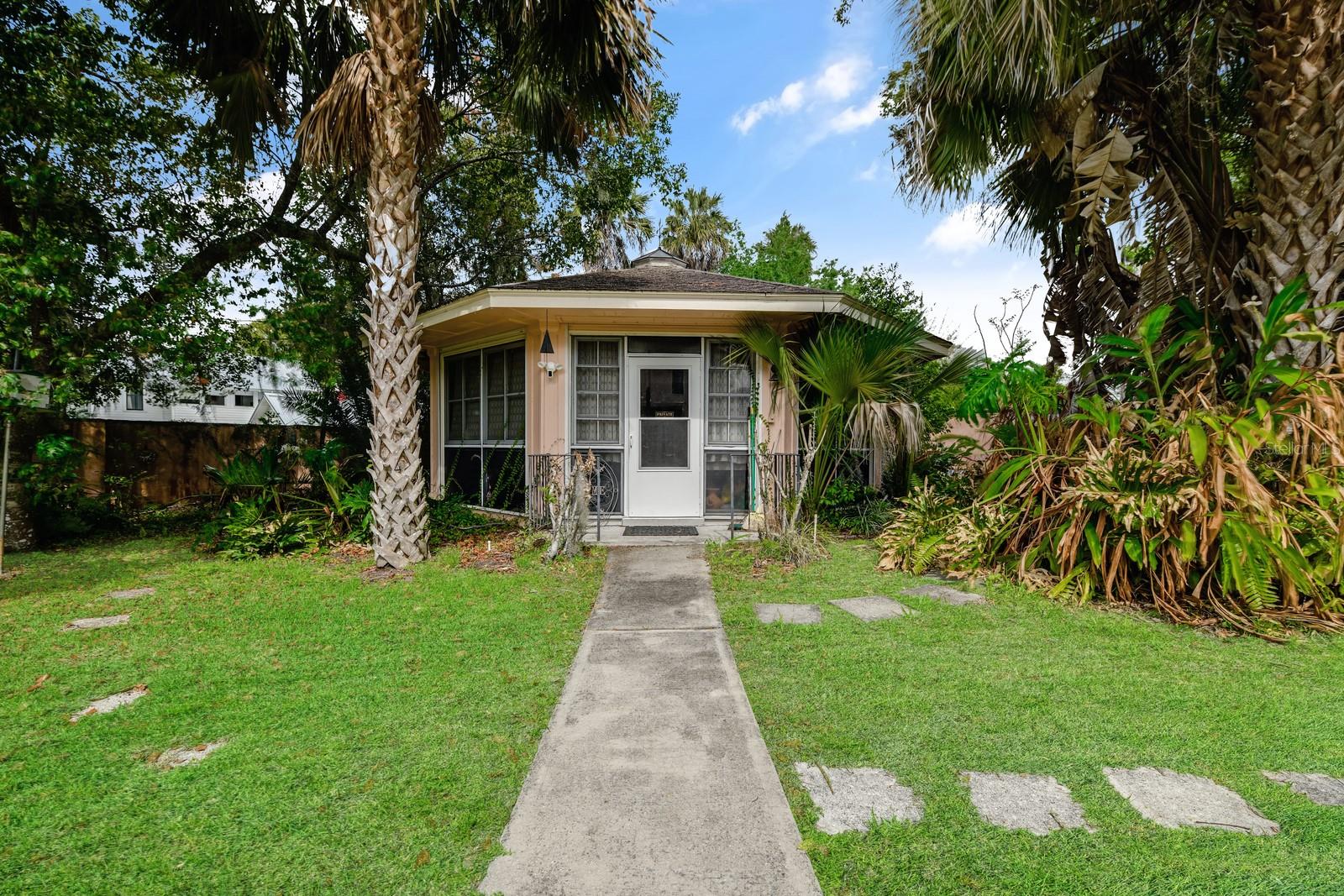 MOUNT DORA TREMAINS - Residential