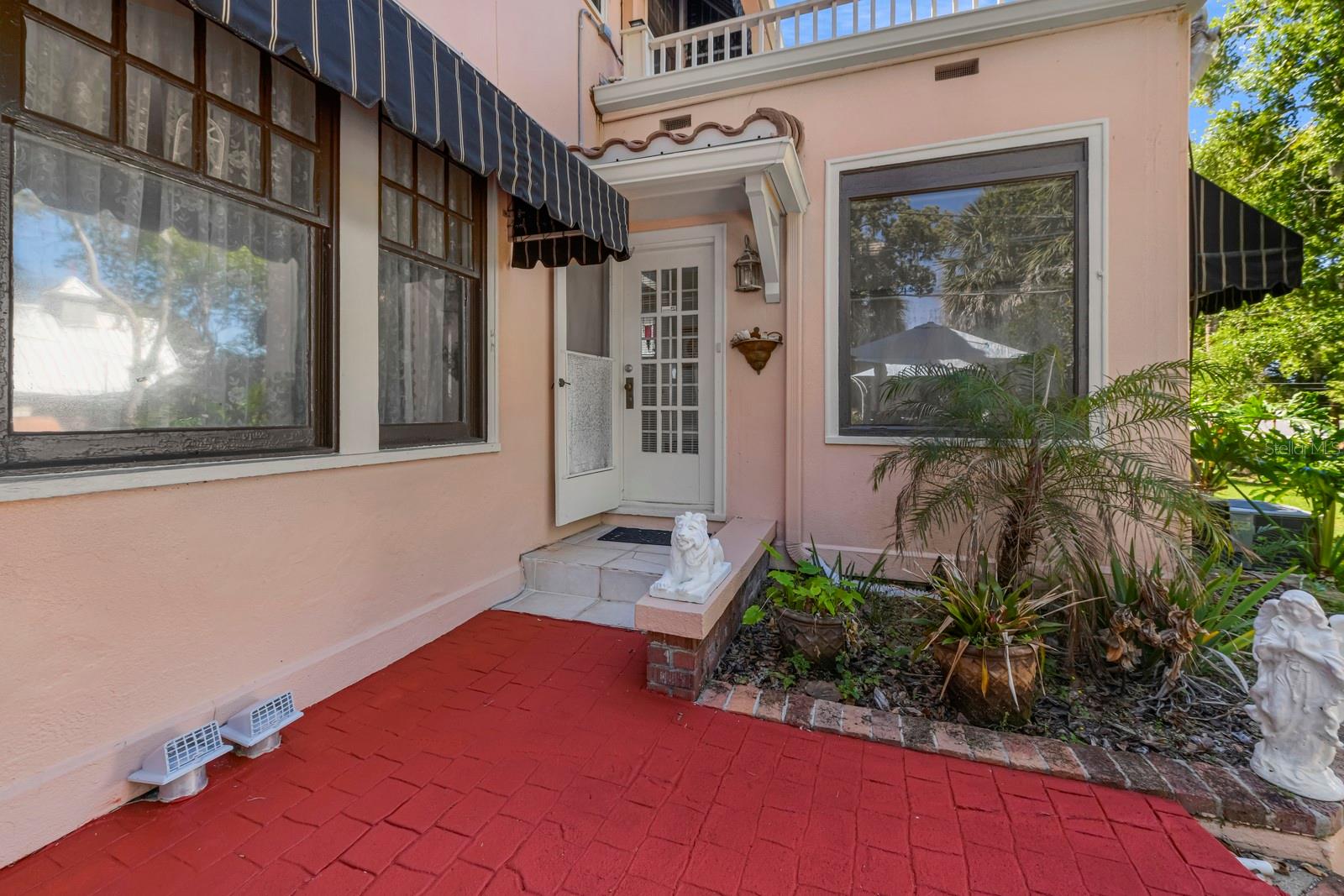 MOUNT DORA TREMAINS - Residential
