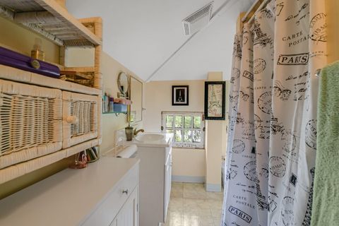 Tiny photo for 347 E 3rd Avenue, Mount Dora, FL 32757 (MLS # V4947879)