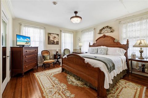 Tiny photo for 347 E 3rd Avenue, Mount Dora, FL 32757 (MLS # V4947879)