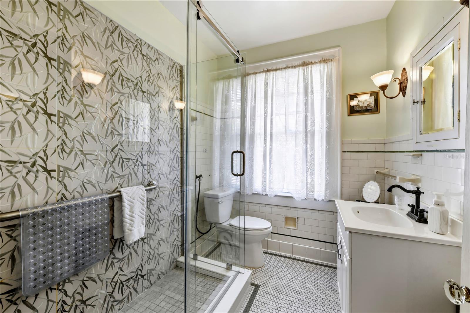 MOUNT DORA TREMAINS - Residential