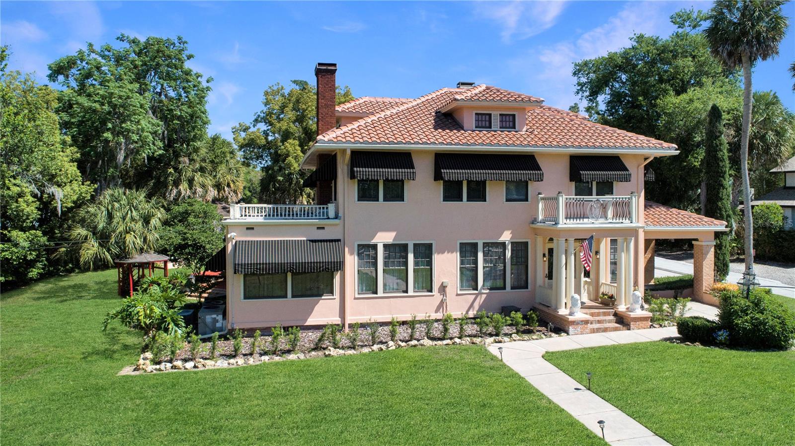 MOUNT DORA TREMAINS - Residential