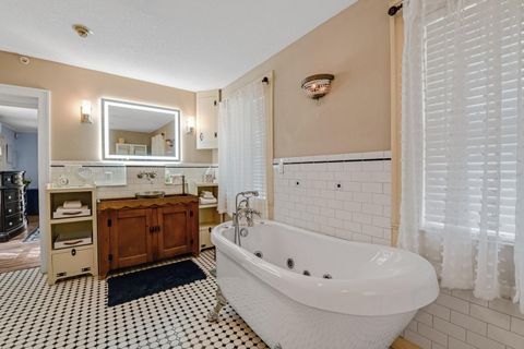 Tiny photo for 347 E 3rd Avenue, Mount Dora, FL 32757 (MLS # V4947879)