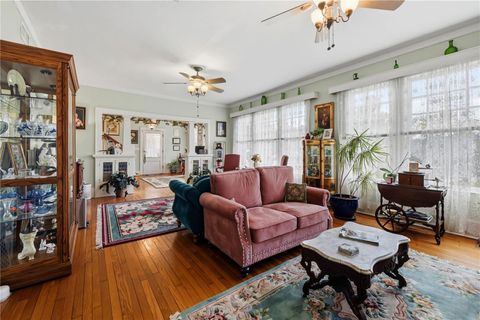 Tiny photo for 347 E 3rd Avenue, Mount Dora, FL 32757 (MLS # V4947879)