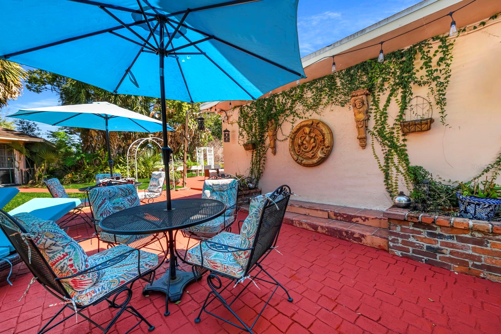 MOUNT DORA TREMAINS - Residential