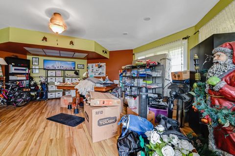 Tiny photo for 347 E 3rd Avenue, Mount Dora, FL 32757 (MLS # V4947879)