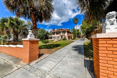 Tiny photo for 347 E 3rd Avenue, Mount Dora, FL 32757 (MLS # V4947879)