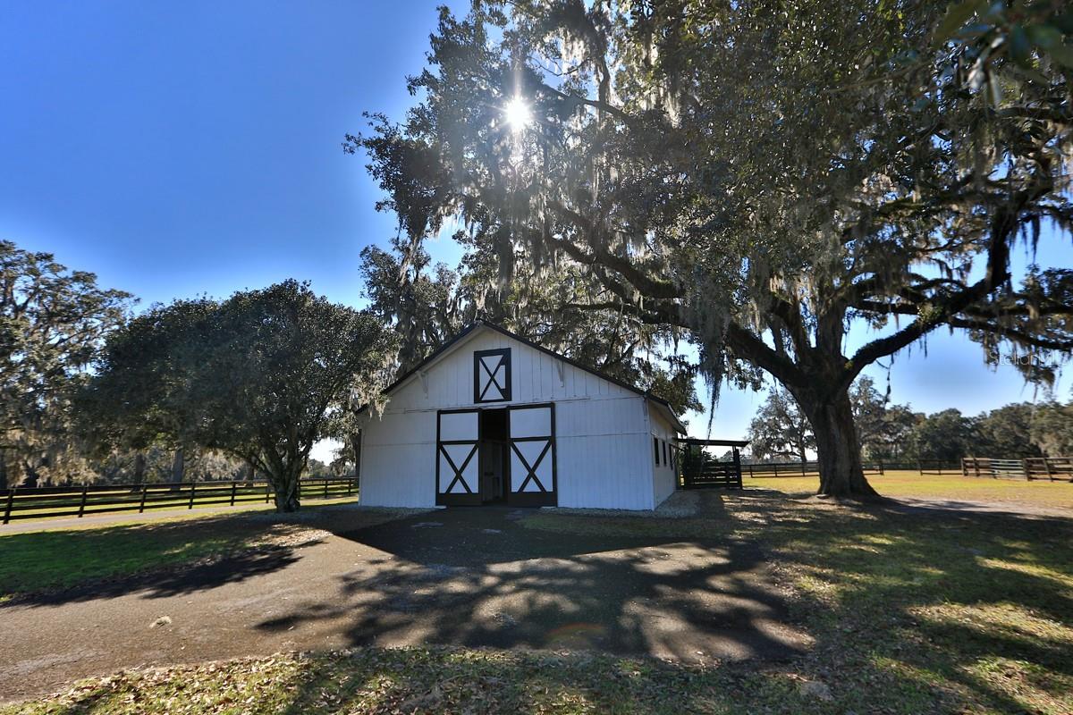 ACREAGE NON SUBDIVISION - Farm