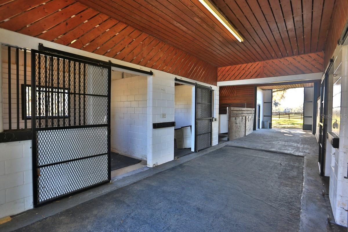 ACREAGE NON SUBDIVISION - Farm