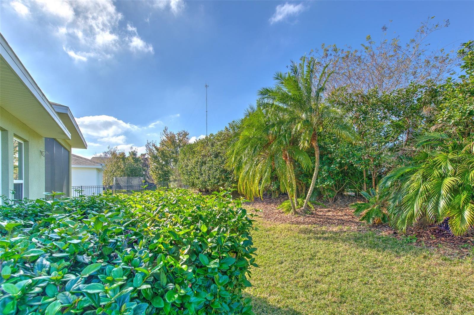 FISHHAWK RANCH WEST PH 1B/1C - Residential Lease