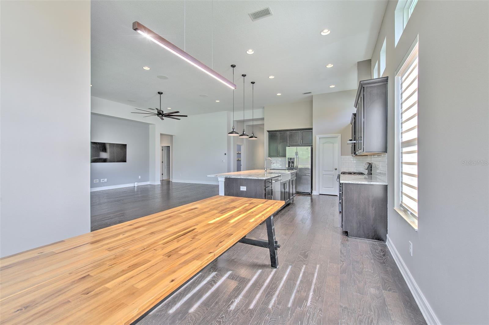 FISHHAWK RANCH WEST PH 1B/1C - Residential Lease