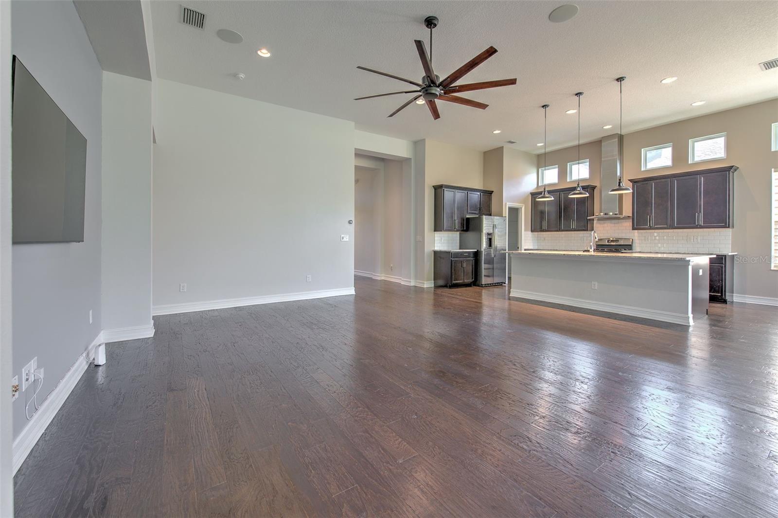 FISHHAWK RANCH WEST PH 1B/1C - Residential Lease