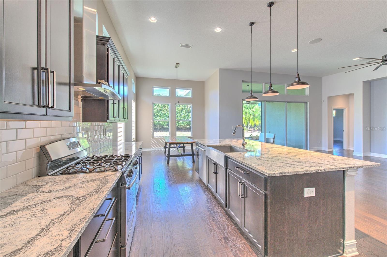 FISHHAWK RANCH WEST PH 1B/1C - Residential Lease