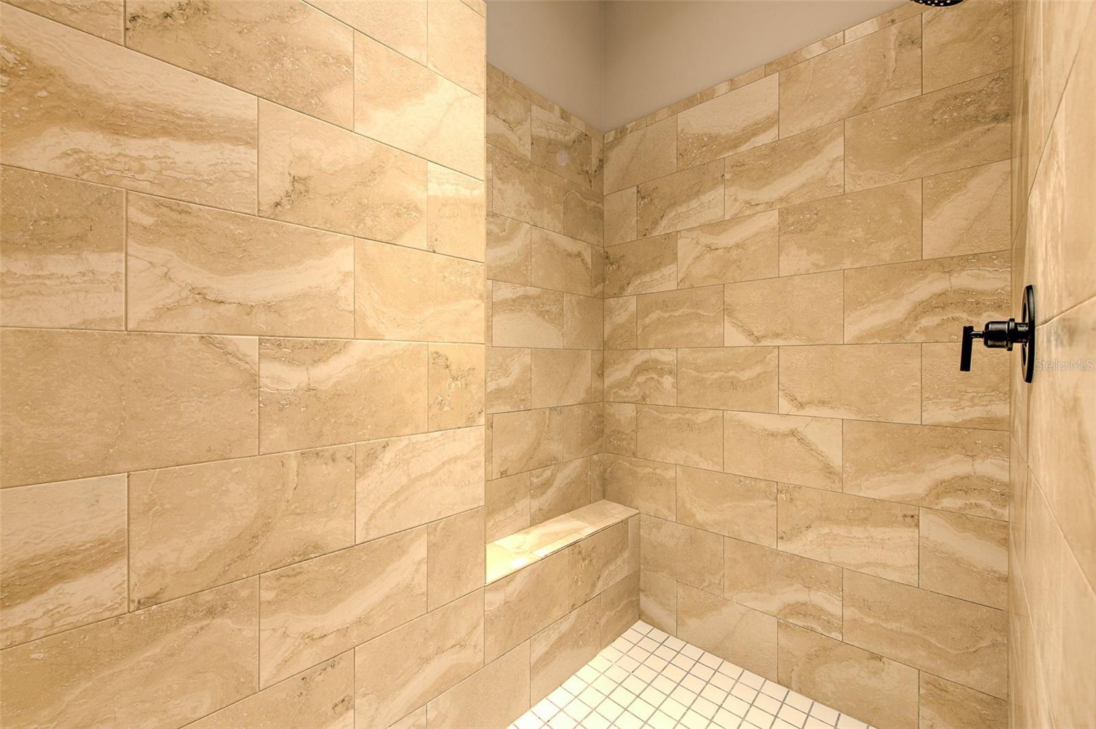 FISHHAWK RANCH WEST PH 1B/1C - Residential Lease