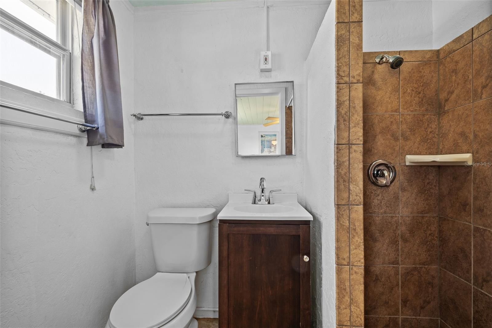 TYLER & DARLING ADD 01 - Residential Income