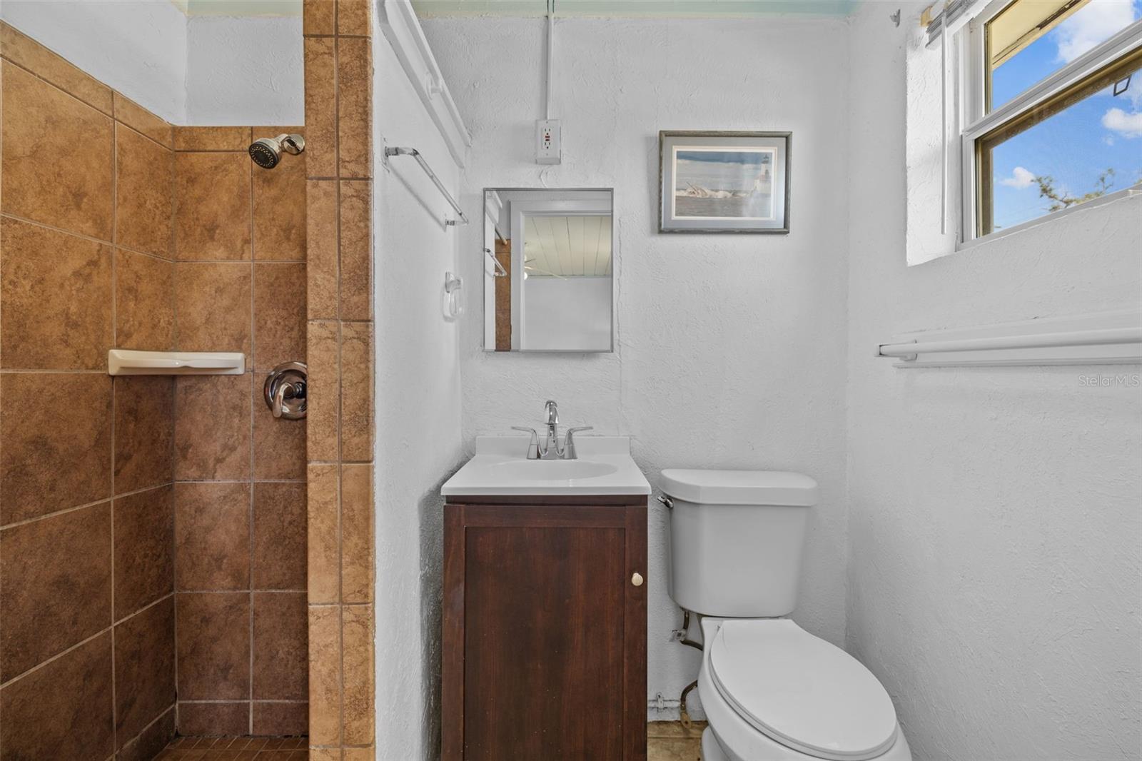 TYLER & DARLING ADD 01 - Residential Income