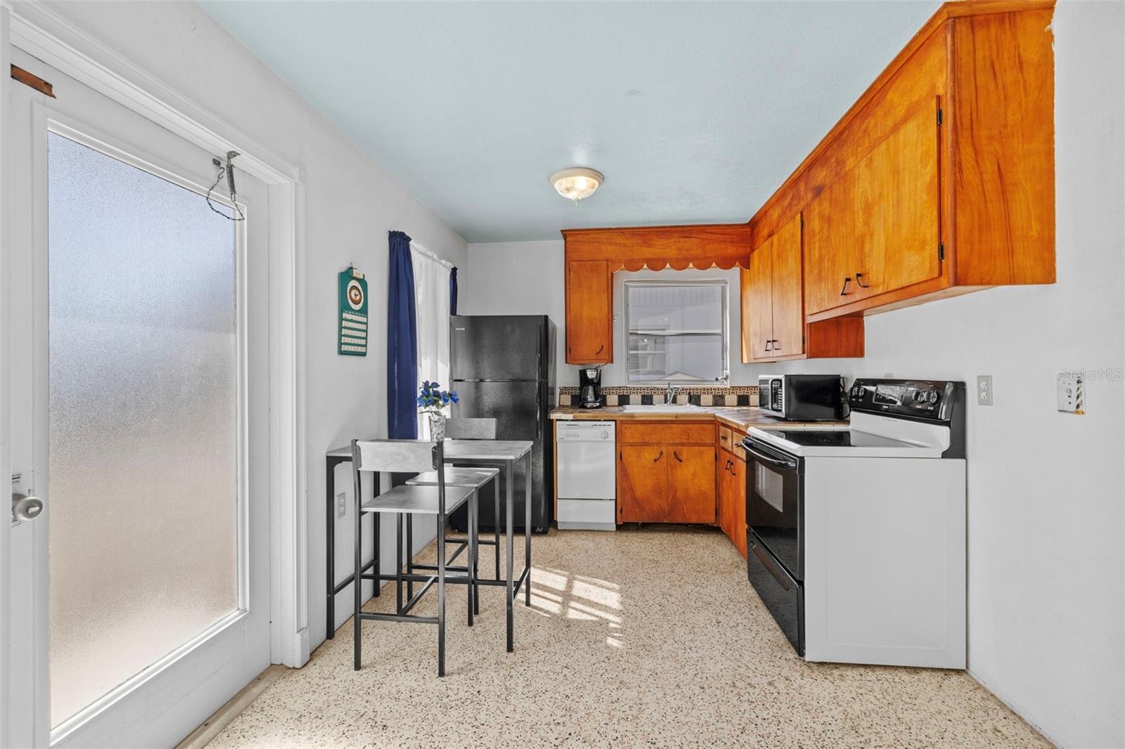 TYLER & DARLING ADD 01 - Residential Income