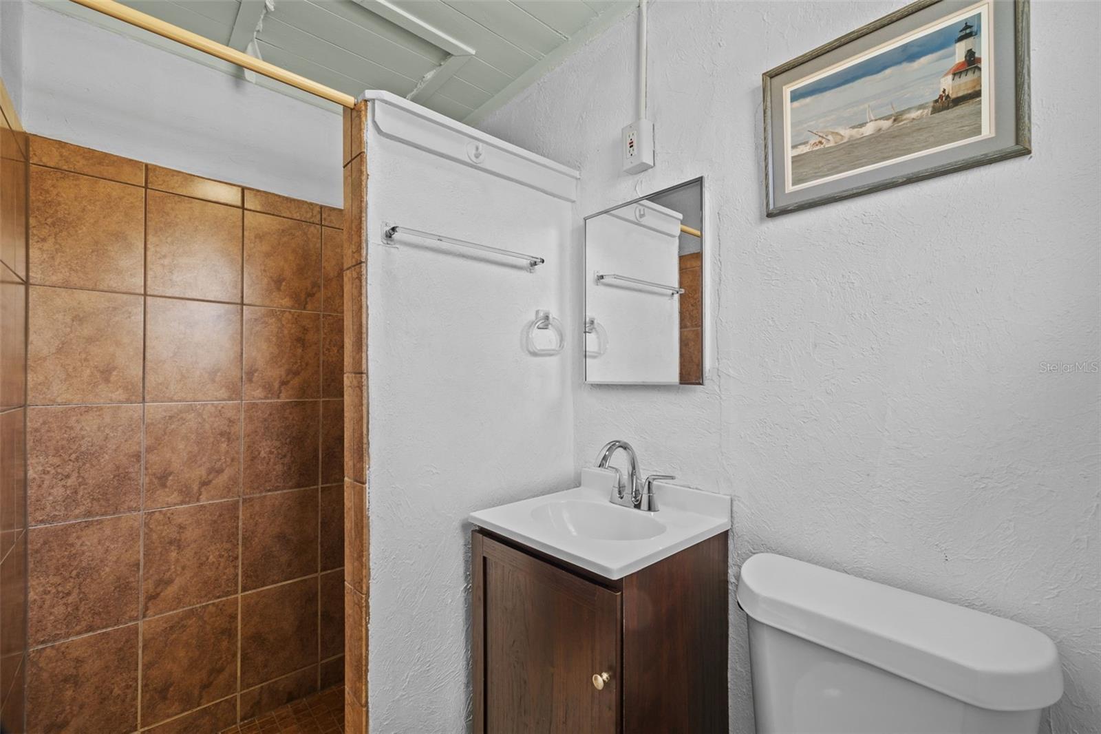 TYLER & DARLING ADD 01 - Residential Income