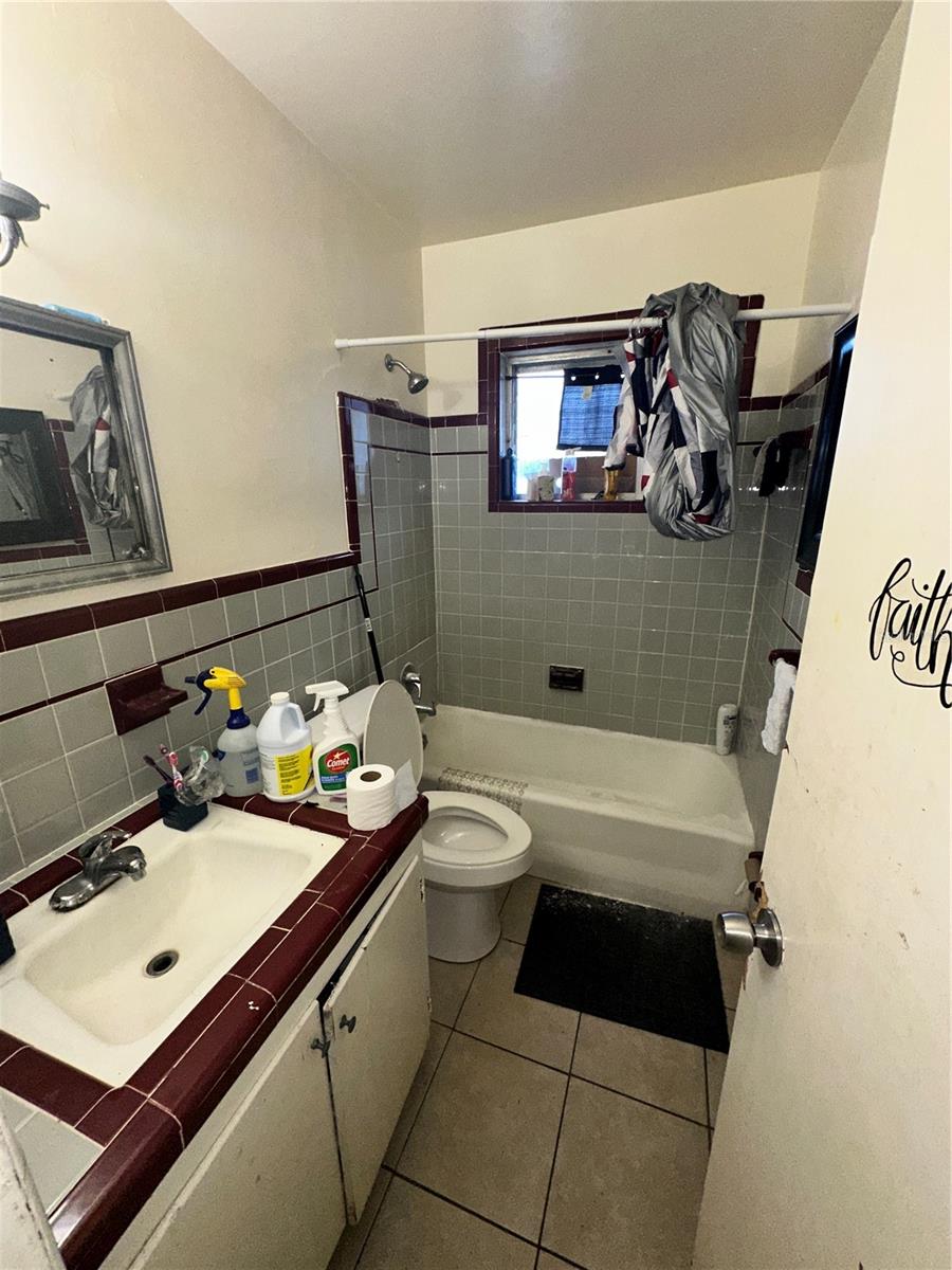 HIGHLAND GROVES - Residential Income