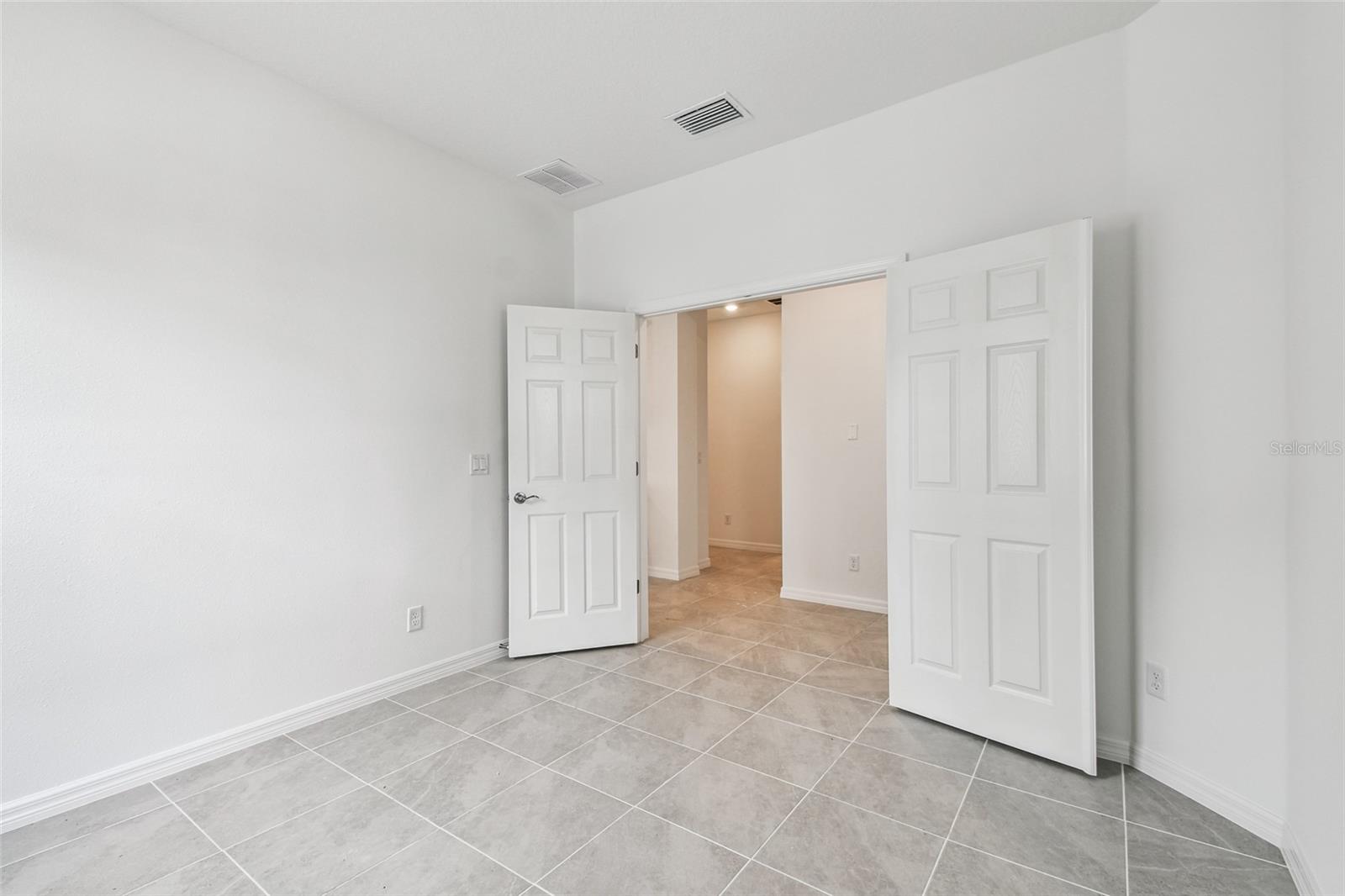 SWEETWATER VILLAS AT LAKEWOOD RANCH - Residential